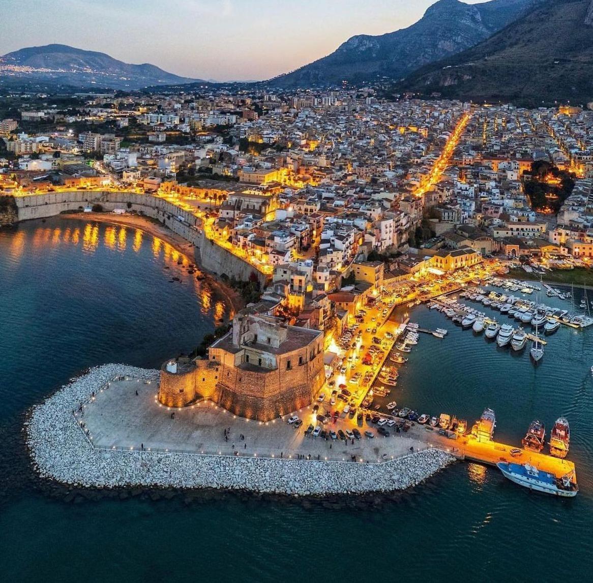 Domus Federiciana Hotel Castellammare del Golfo Buitenkant foto